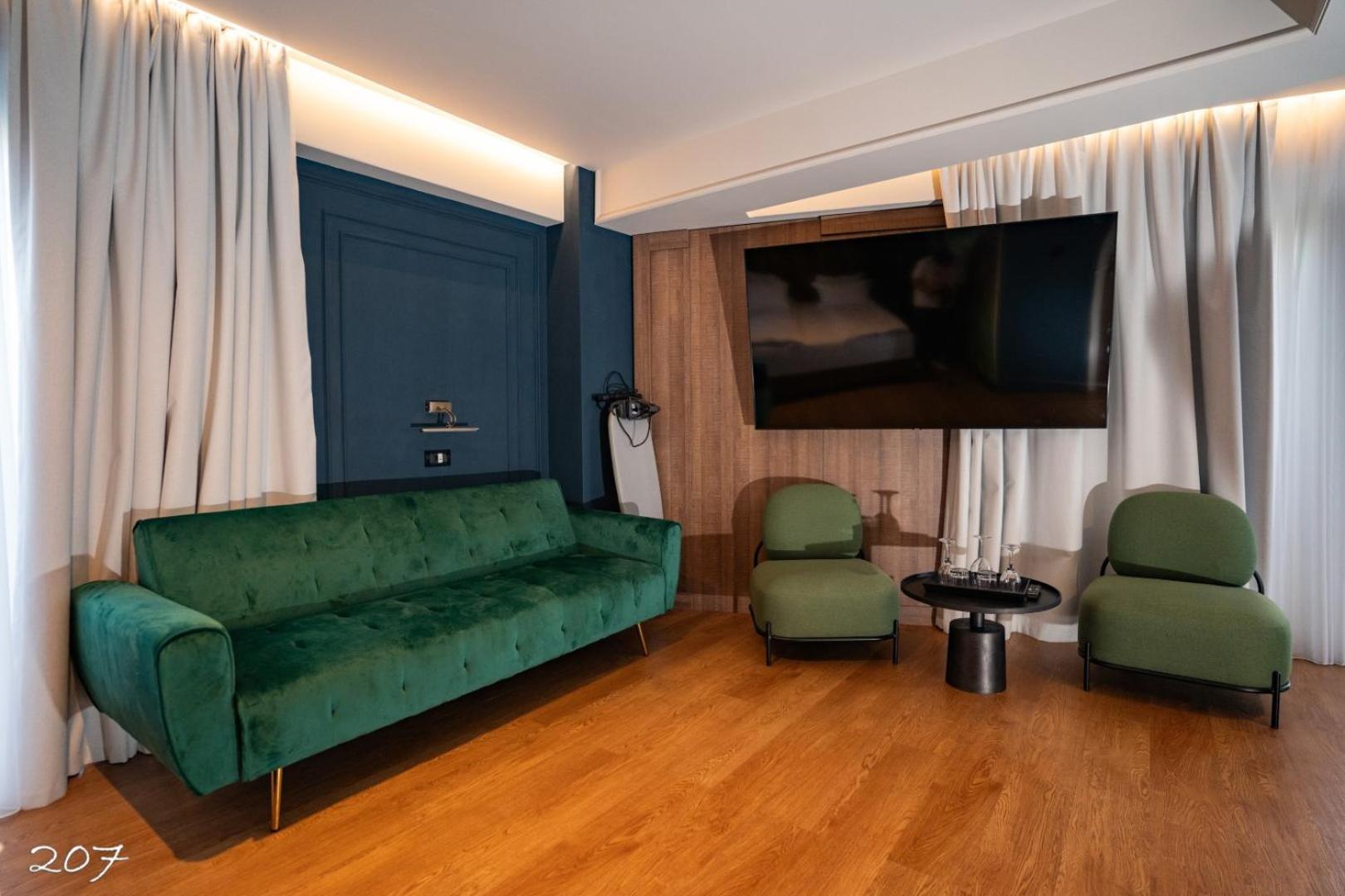 Cosmopolita Boutique Hotel Timişoara Extérieur photo