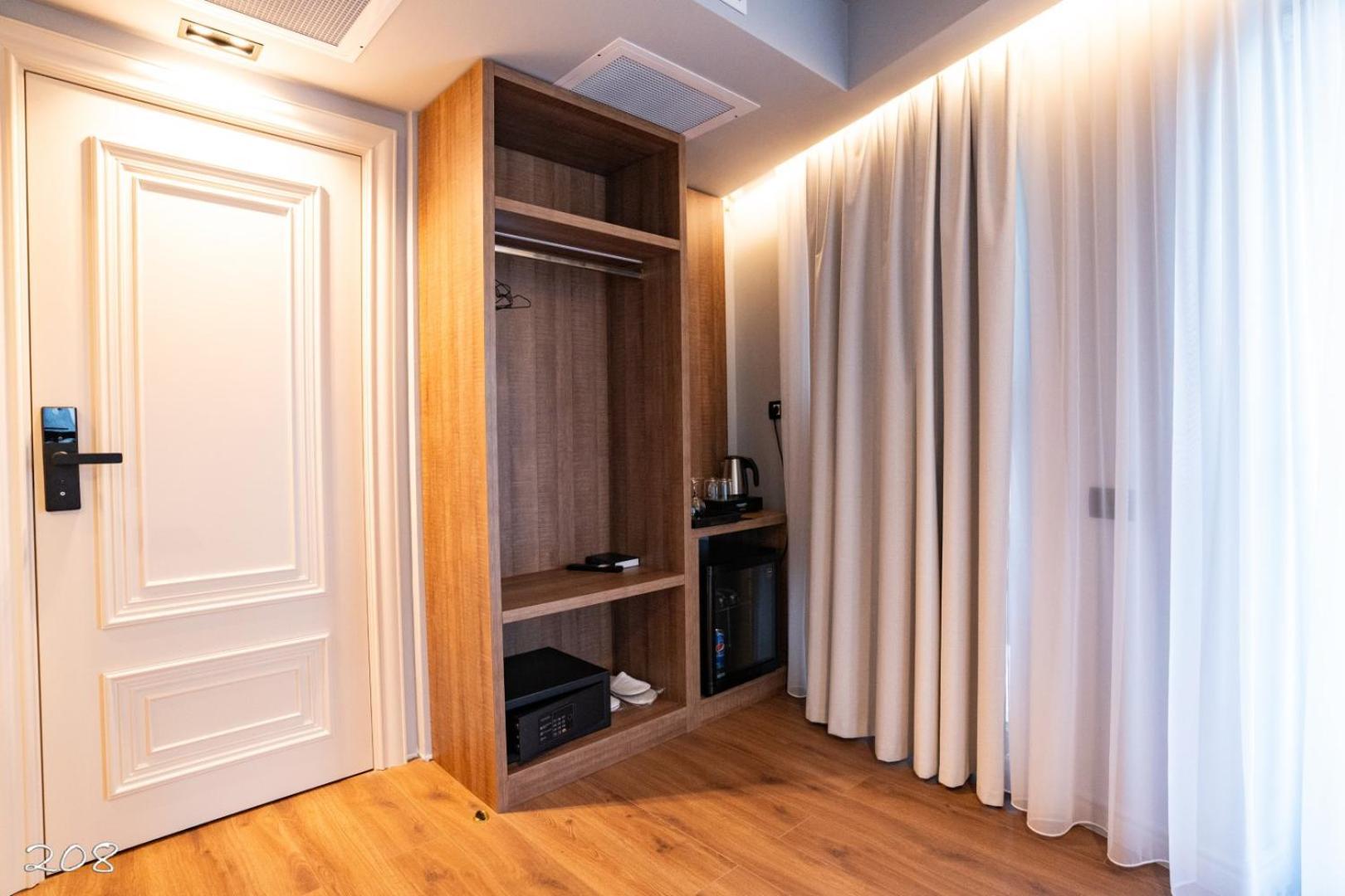 Cosmopolita Boutique Hotel Timişoara Extérieur photo