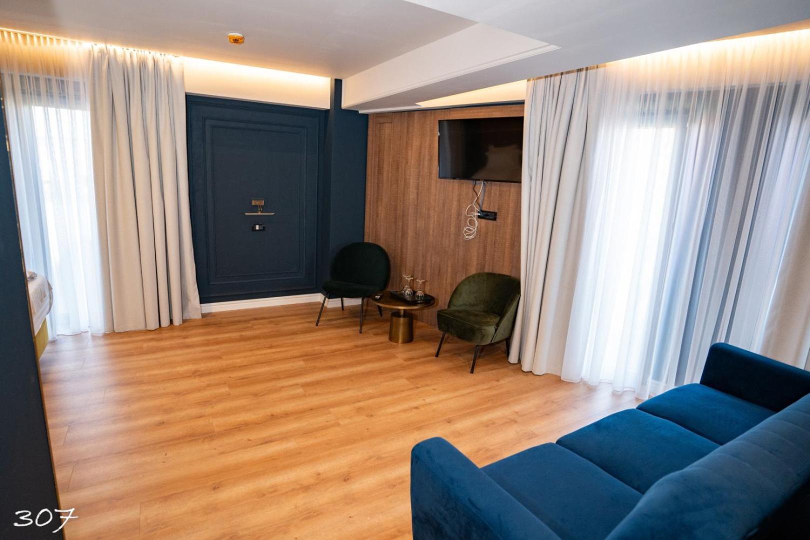 Cosmopolita Boutique Hotel Timişoara Extérieur photo