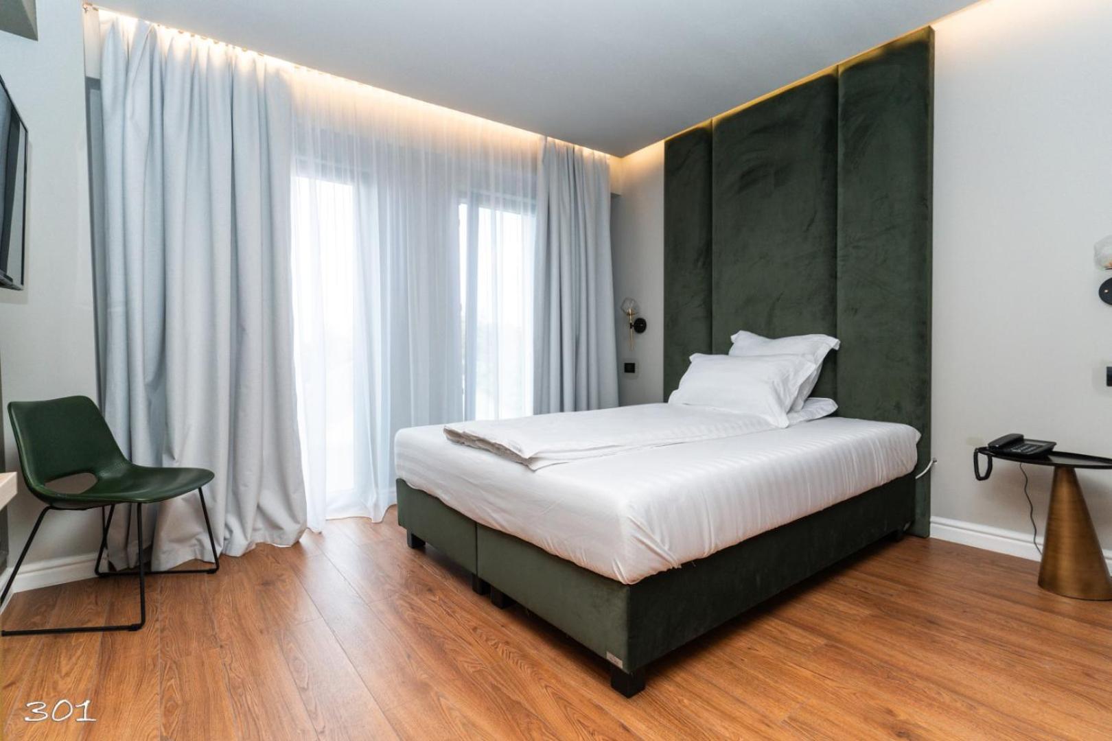 Cosmopolita Boutique Hotel Timişoara Extérieur photo